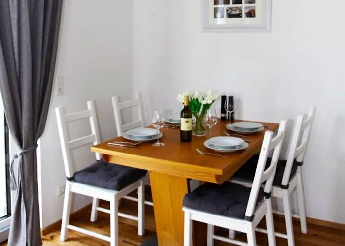 Hanne ザールフェルデン・アム・シュタイナーネン・メアー